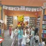 Dzień Pluszowego Misia w bibliotece - zabawy z Misiem - Kubusiem Puchatkiem