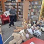 Dzień Pluszowego Misia w bibliotece - zabawy z Misiem - Kubusiem Puchatkiem