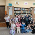 Zdjęcie grupowe dzieci uczestniczących w zajęciach