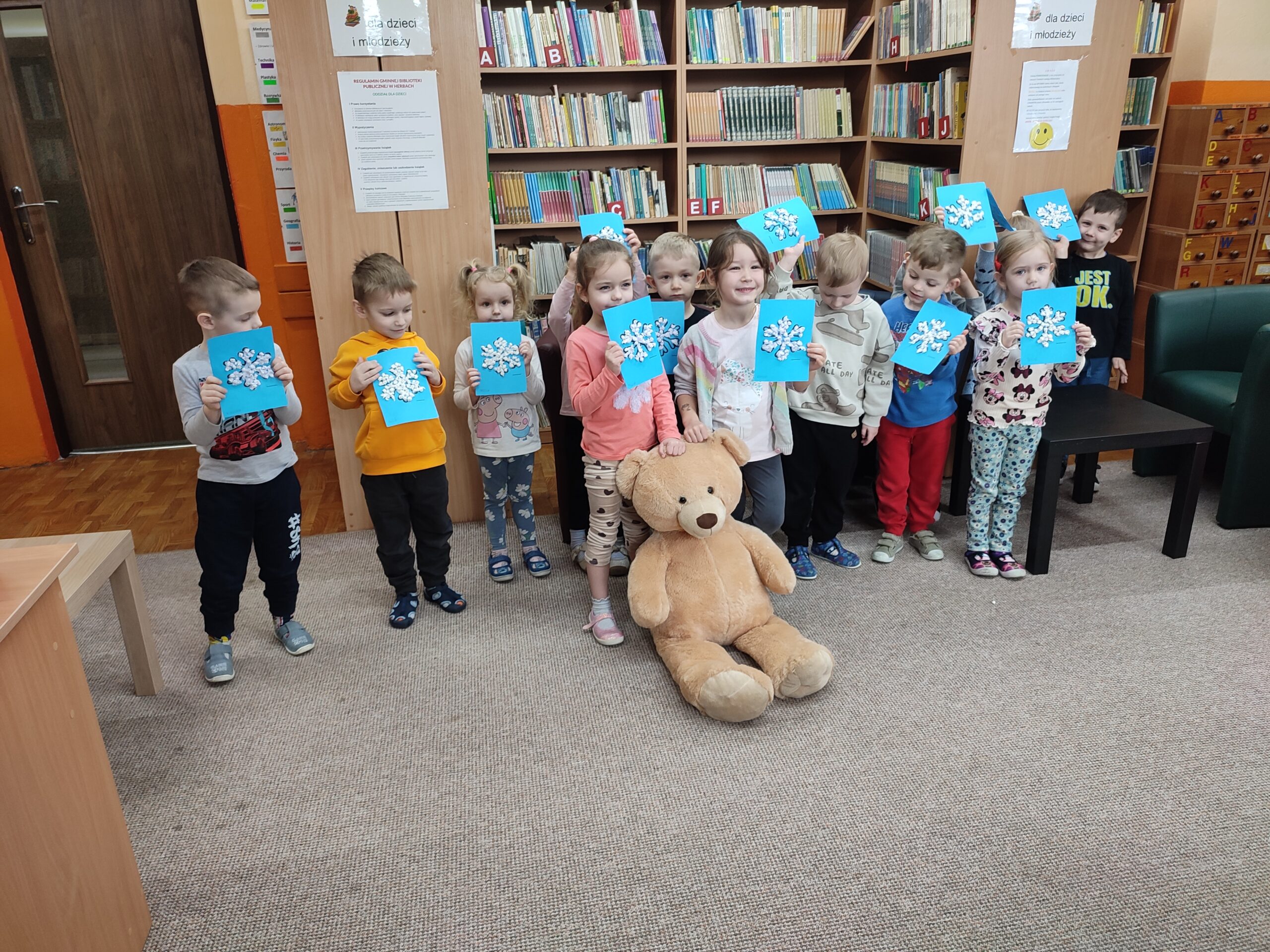 Zdjęcie grupowe uczestników spotkania